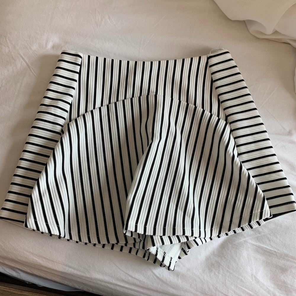 Lf striped skort